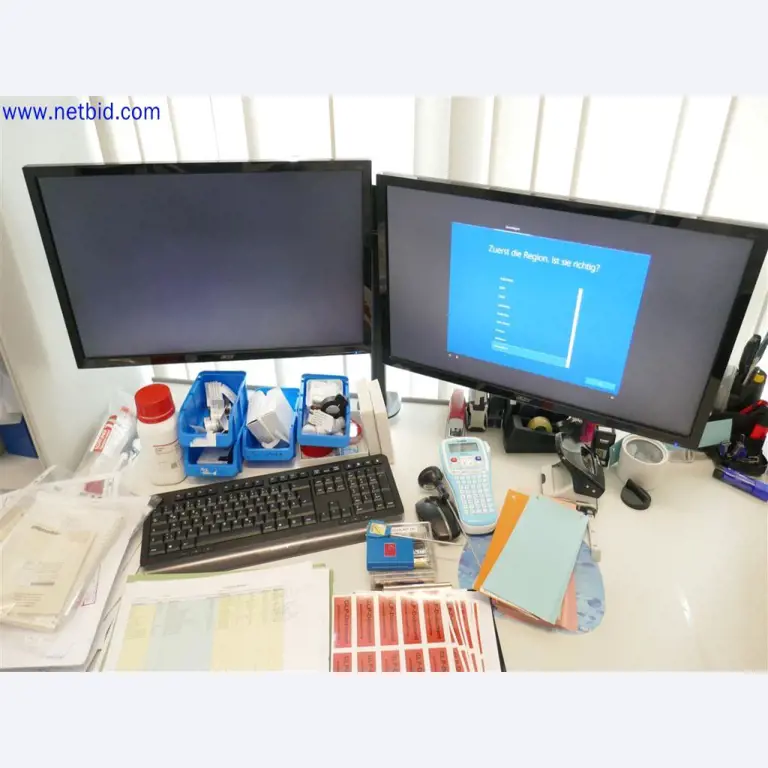 Dobře udržované a rozsáhlé laboratorní vybavení-1