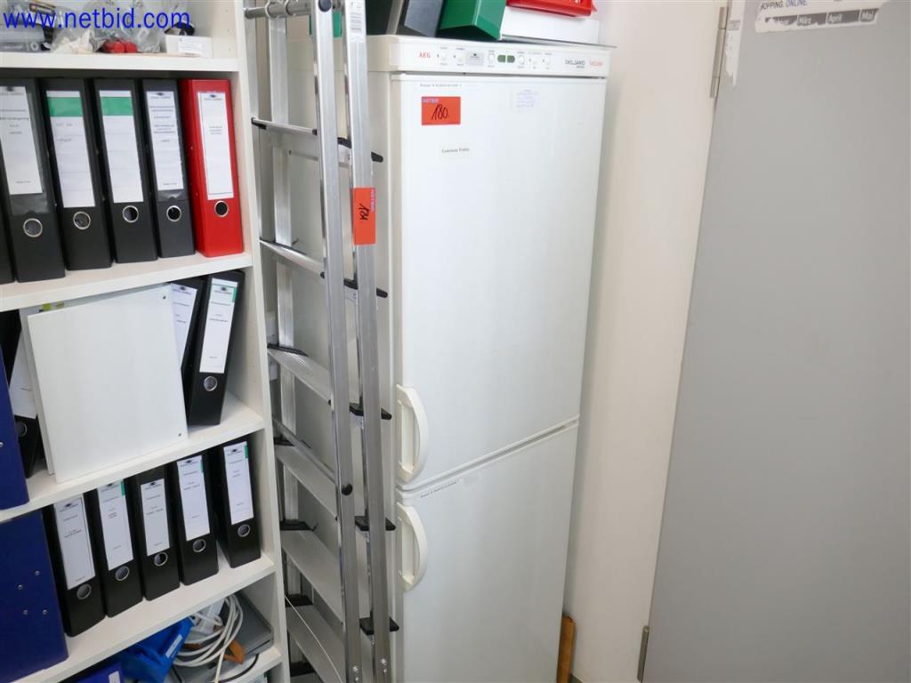 Dobře udržované a rozsáhlé laboratorní vybavení-1