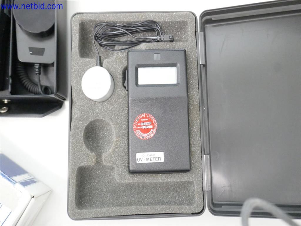 Gepflegte und umfangreiche Laborausstattung -3