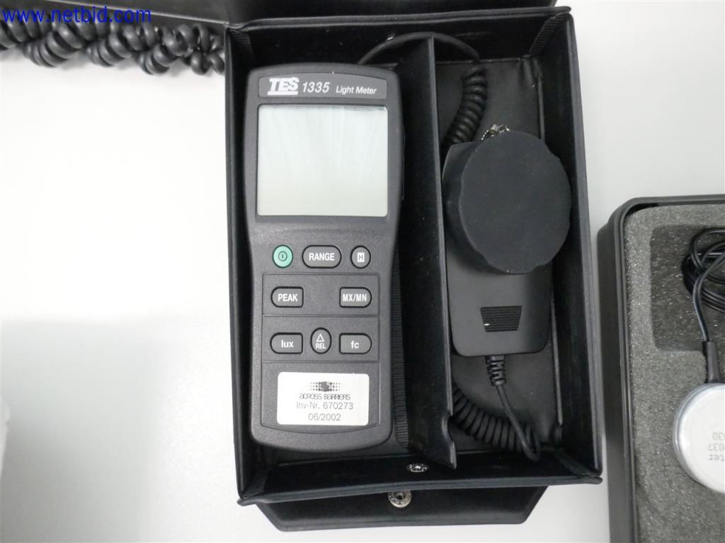 Gepflegte und umfangreiche Laborausstattung -4