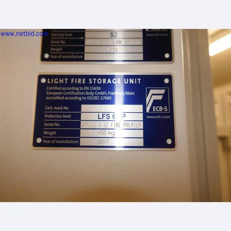 Dobře udržované a rozsáhlé laboratorní vybavení-2