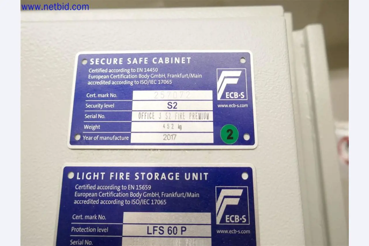 Dobře udržované a rozsáhlé laboratorní vybavení-2