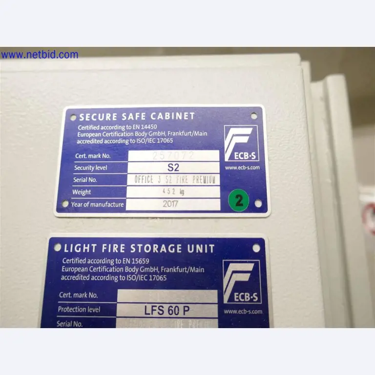 Dobře udržované a rozsáhlé laboratorní vybavení-2