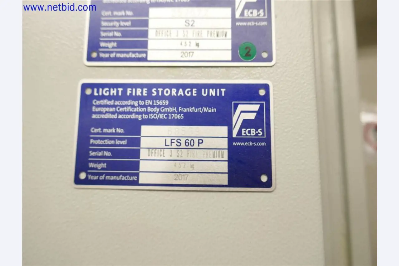 Dobře udržované a rozsáhlé laboratorní vybavení-3