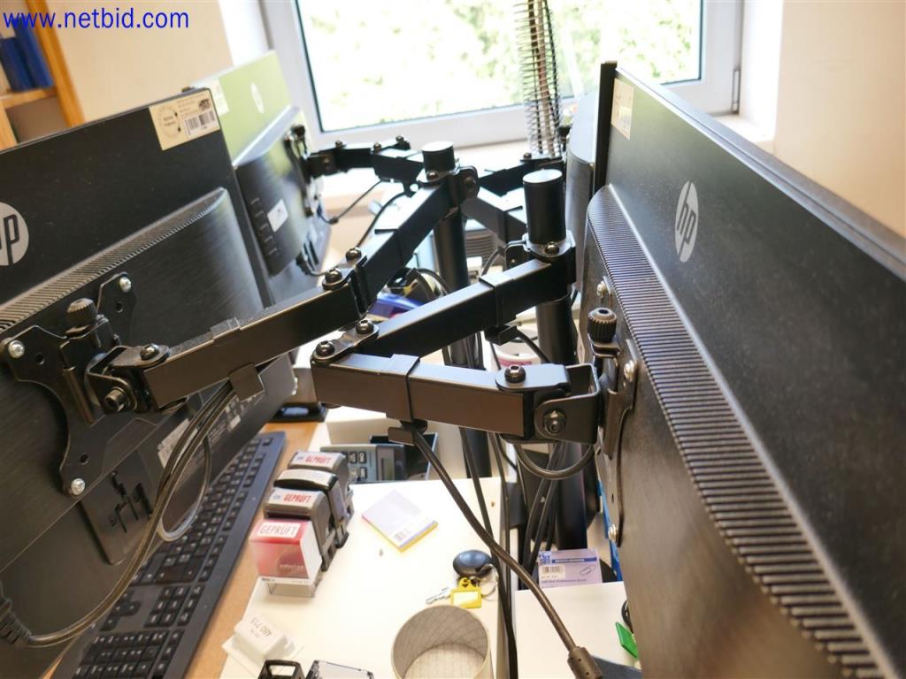 Equipos de laboratorio amplios y en buen estado-3