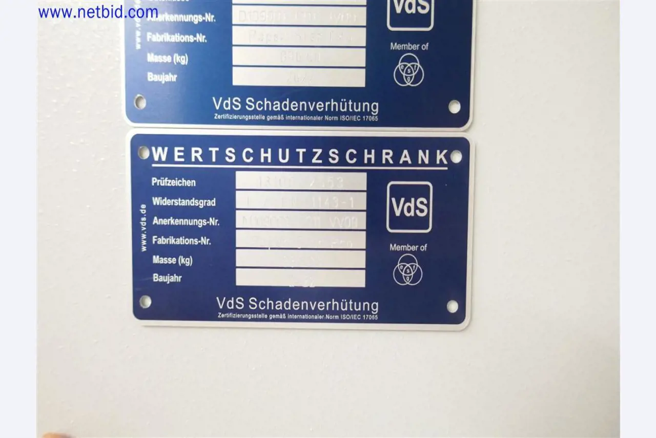 Dobře udržované a rozsáhlé laboratorní vybavení-2