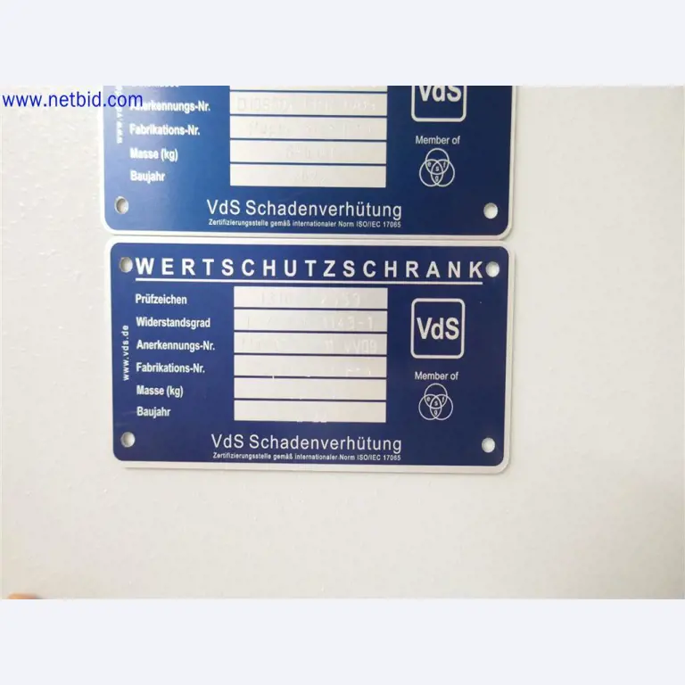 Dobře udržované a rozsáhlé laboratorní vybavení-2