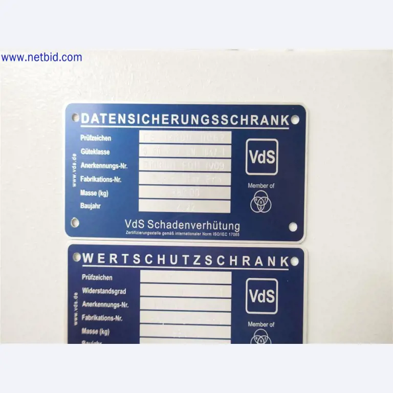 Dobře udržované a rozsáhlé laboratorní vybavení-3