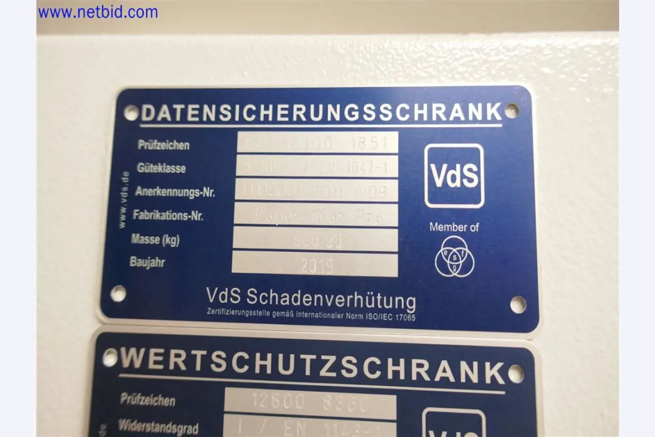 Dobře udržované a rozsáhlé laboratorní vybavení-2