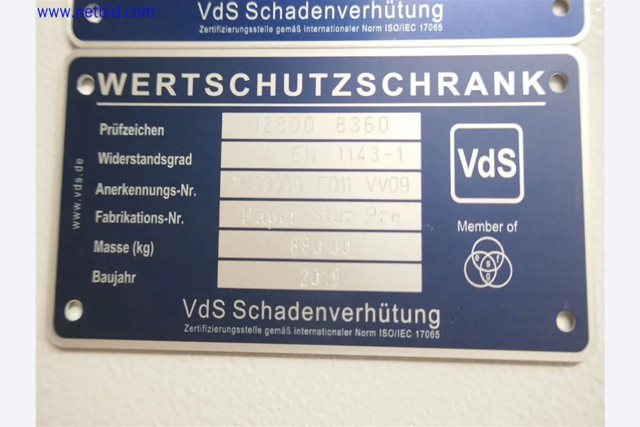 Dobře udržované a rozsáhlé laboratorní vybavení-3