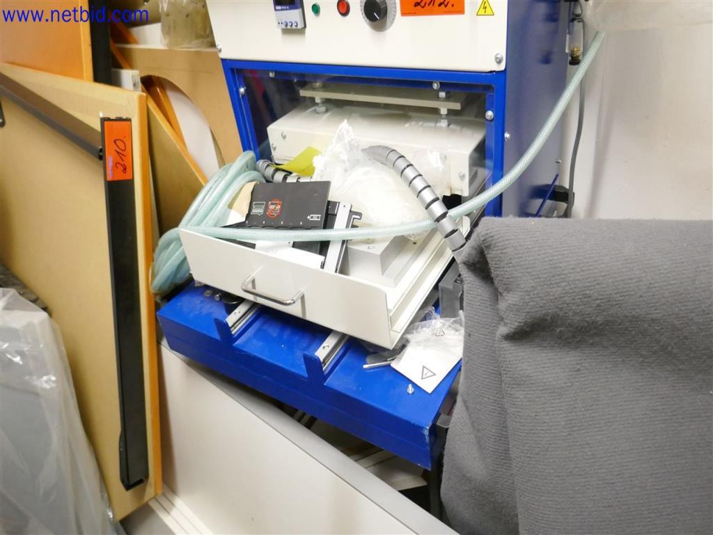 Dobře udržované a rozsáhlé laboratorní vybavení-1