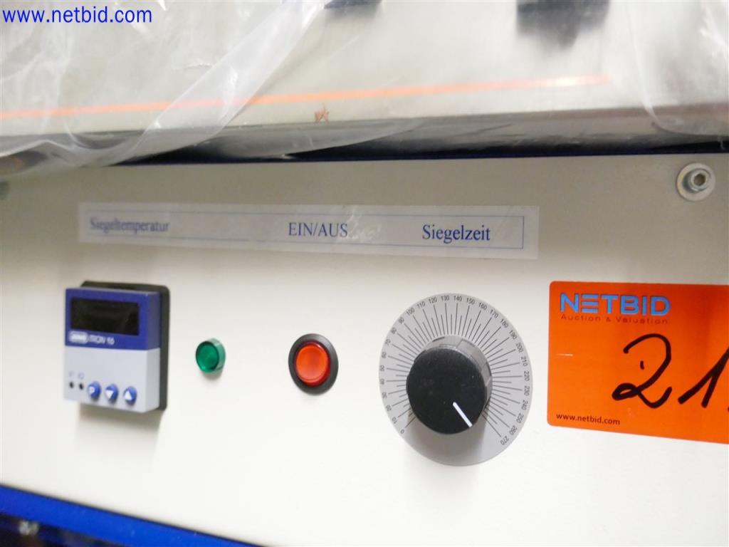 Dobře udržované a rozsáhlé laboratorní vybavení-2