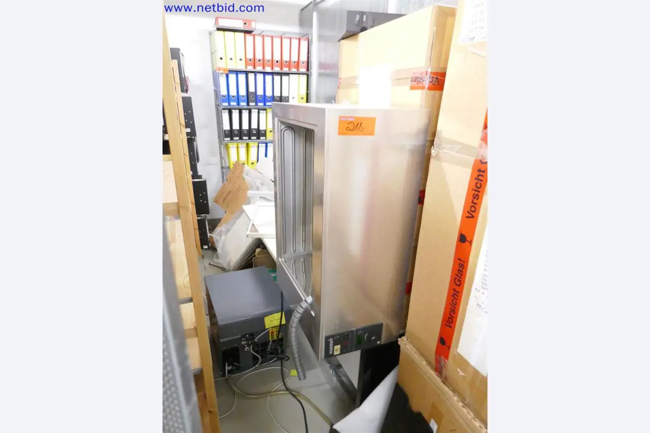 Well-maintained and extensive laboratory equipment-1