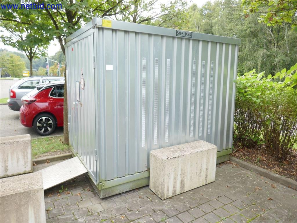 Dobře udržované a rozsáhlé laboratorní vybavení-6