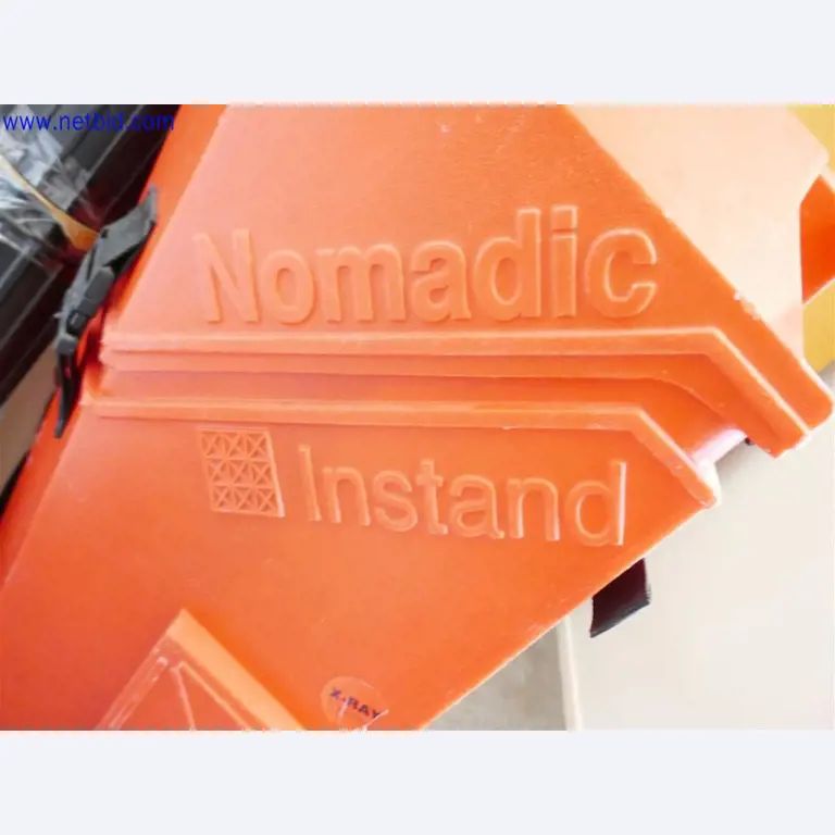 Dobře udržované a rozsáhlé laboratorní vybavení-1