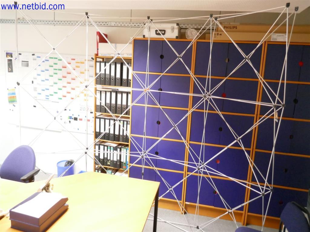 Dobře udržované a rozsáhlé laboratorní vybavení-3