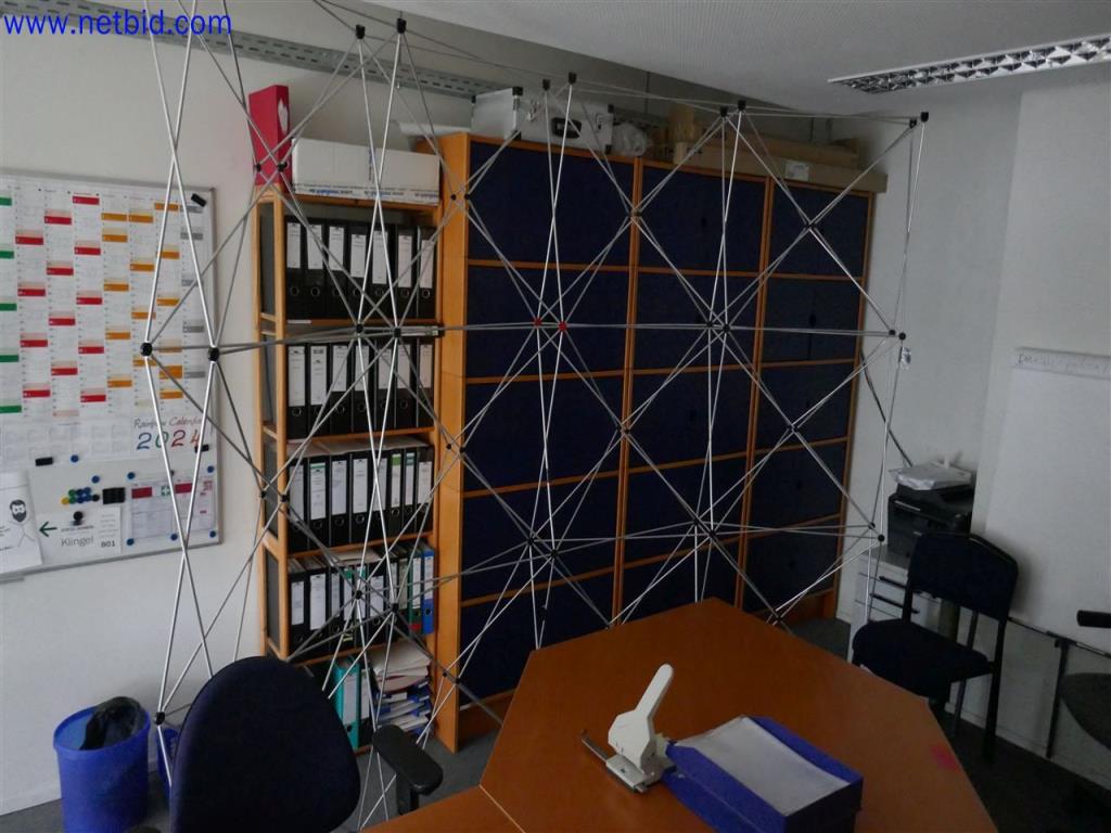 Dobře udržované a rozsáhlé laboratorní vybavení-4