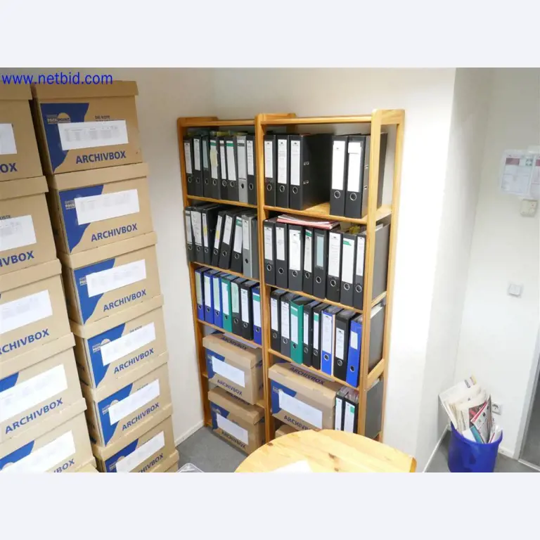 Equipos de laboratorio amplios y en buen estado-2