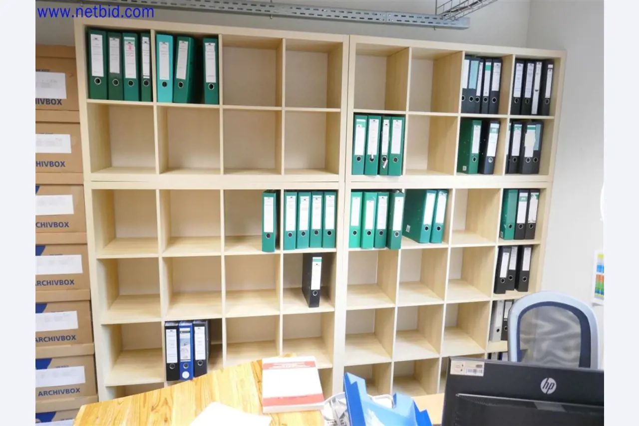 Equipos de laboratorio amplios y en buen estado-3