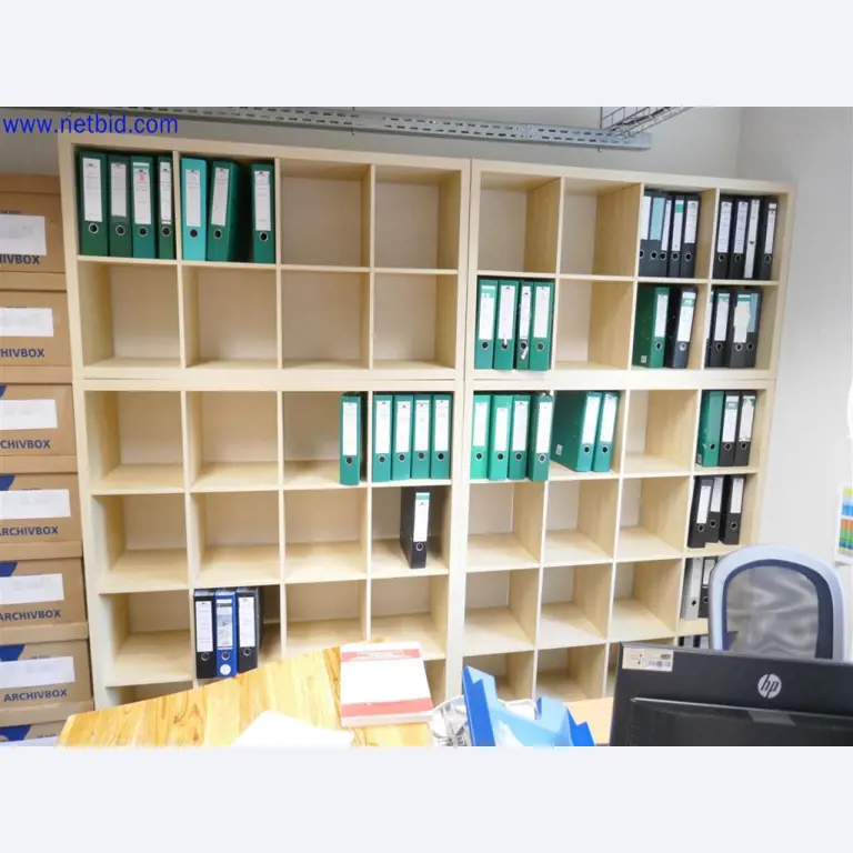 Equipos de laboratorio amplios y en buen estado-3