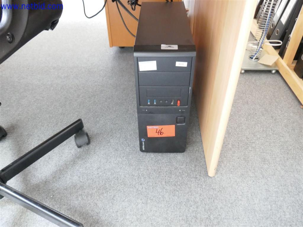 Dobře udržované a rozsáhlé laboratorní vybavení-2