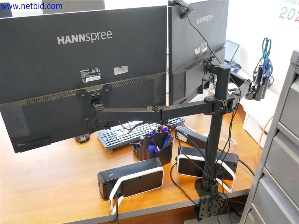 Equipos de laboratorio amplios y en buen estado-2