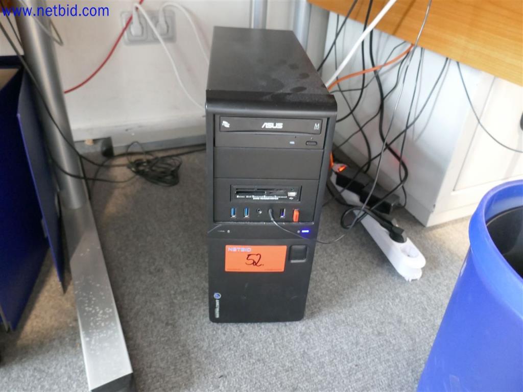 Equipos de laboratorio amplios y en buen estado-3