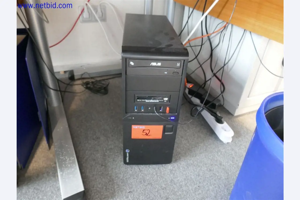 Dobrze utrzymany i bogaty sprzęt laboratoryjny-3