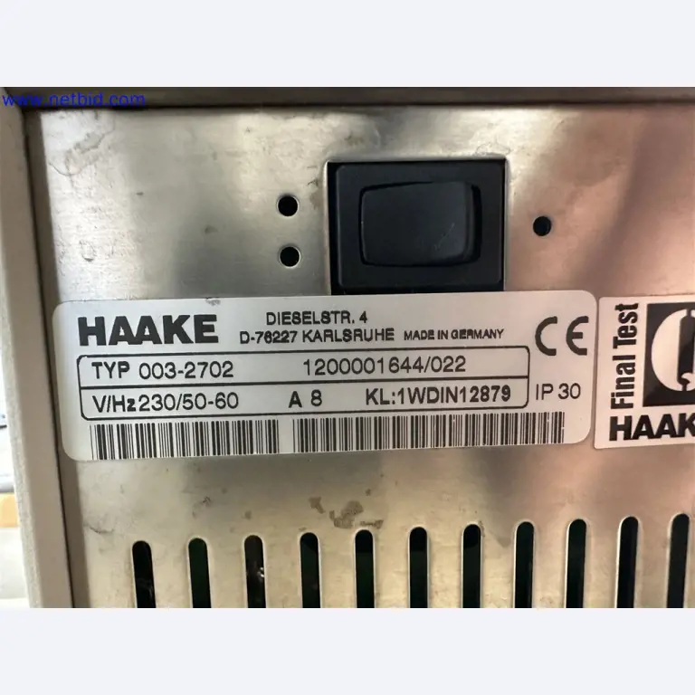 Equipos de laboratorio amplios y en buen estado-5