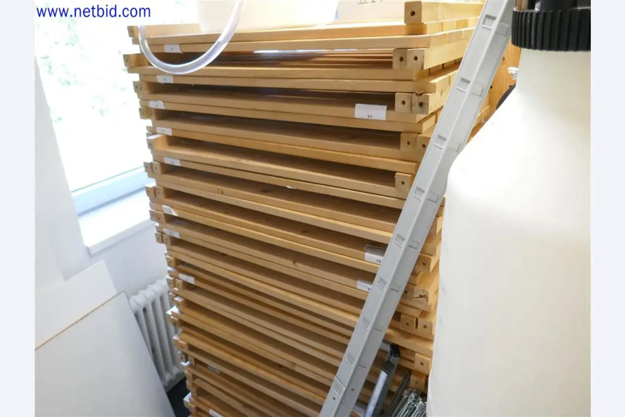 Dobře udržované a rozsáhlé laboratorní vybavení-2