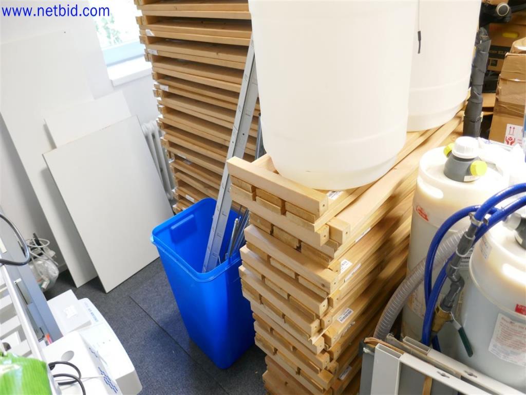 Dobře udržované a rozsáhlé laboratorní vybavení-3