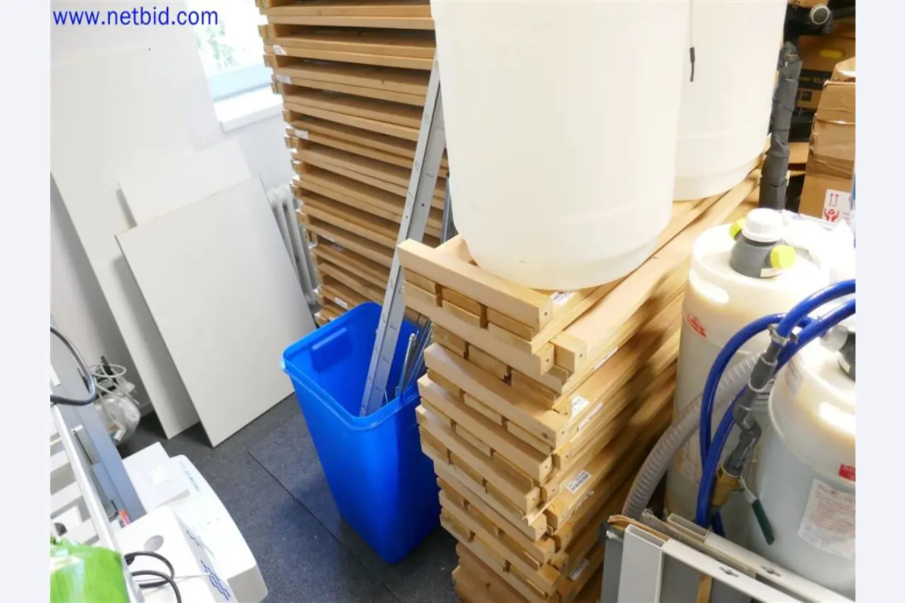 Dobře udržované a rozsáhlé laboratorní vybavení-3