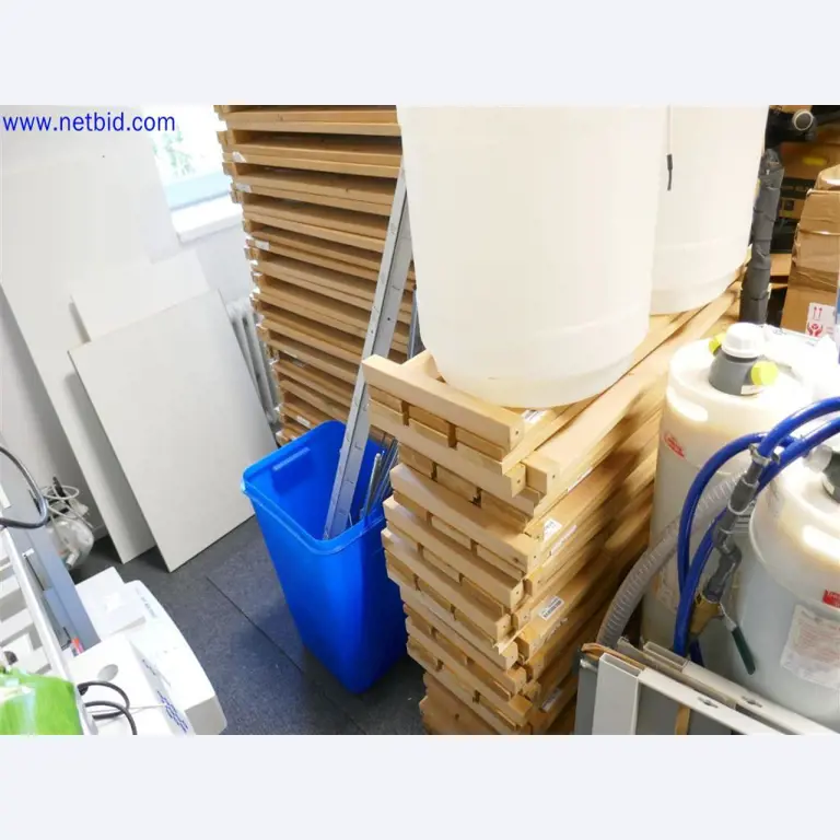 Dobře udržované a rozsáhlé laboratorní vybavení-3