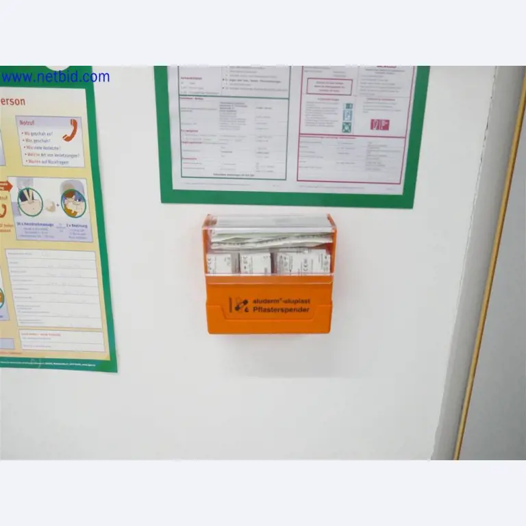 Dobře udržované a rozsáhlé laboratorní vybavení-4