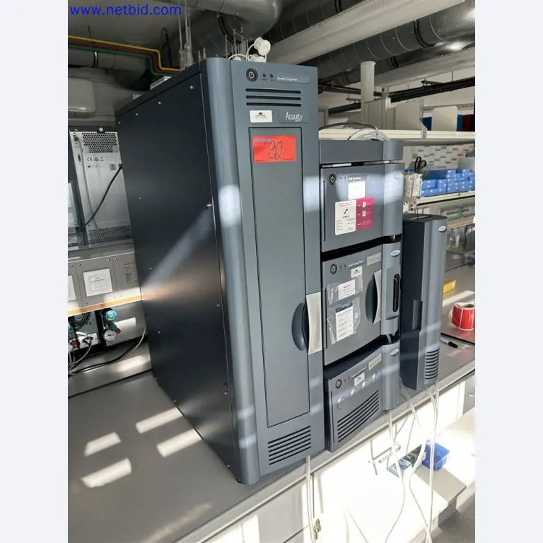 Dobro vzdrževana in obsežna laboratorijska oprema-2