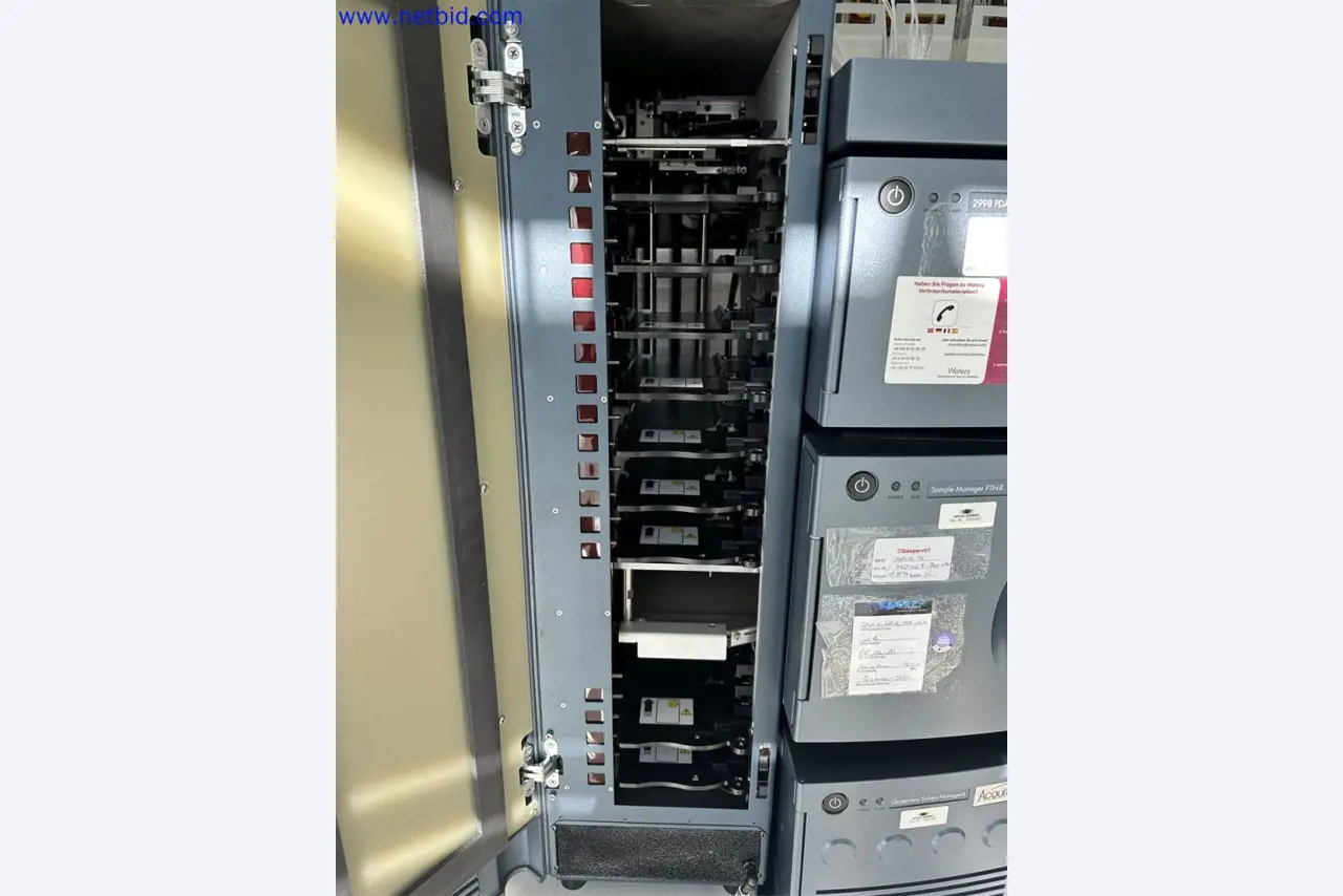 Dobro vzdrževana in obsežna laboratorijska oprema-3