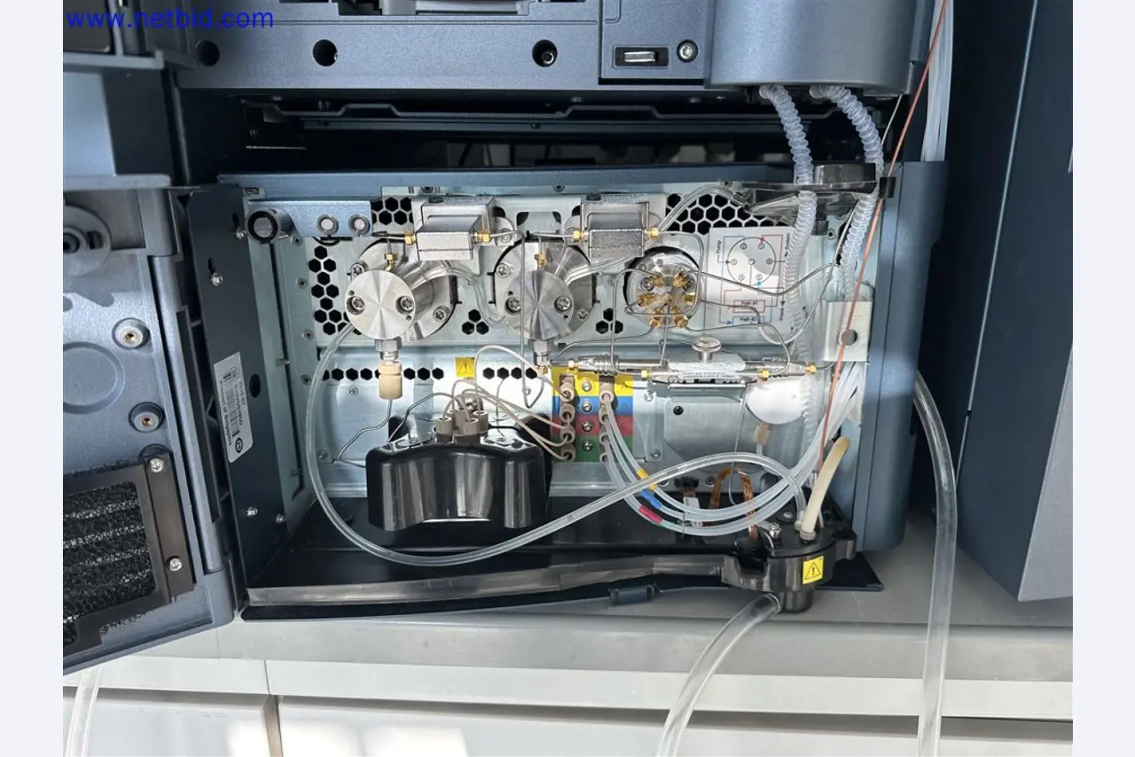 Dobro vzdrževana in obsežna laboratorijska oprema-6
