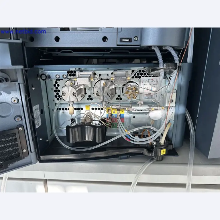 Dobro vzdrževana in obsežna laboratorijska oprema-6