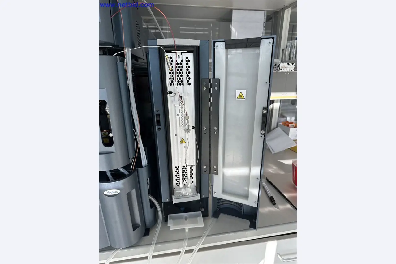 Dobro vzdrževana in obsežna laboratorijska oprema-7