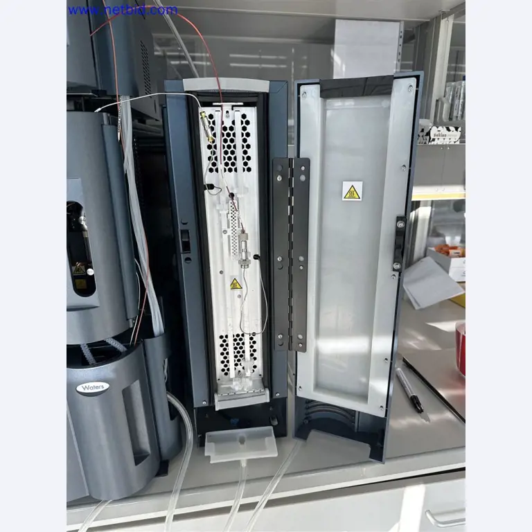 Dobro vzdrževana in obsežna laboratorijska oprema-7