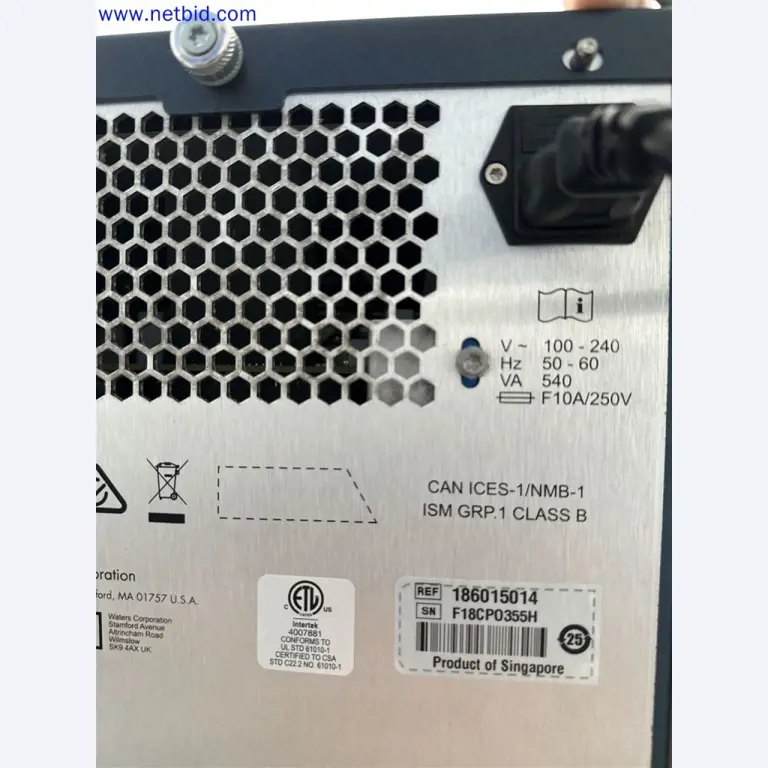 Equipamento de laboratório extenso e bem conservado-7