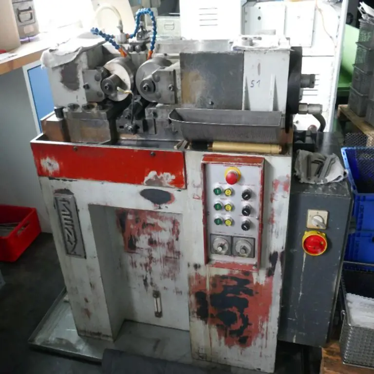 Walcarka do gwintów (51) Zeny D40H