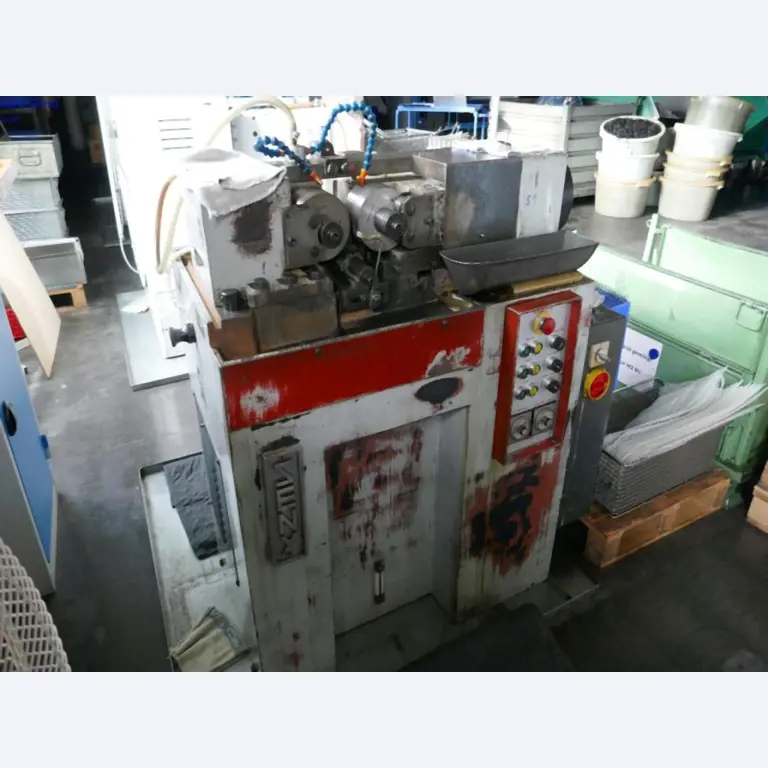 Maszyny do obróbki metalu do produkcji precyzyjnych części toczonych-2