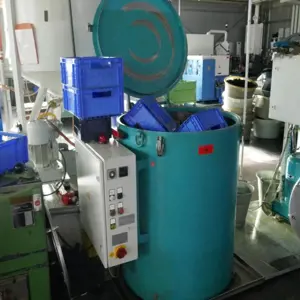 Späneschleuder + 1 Blechschrank