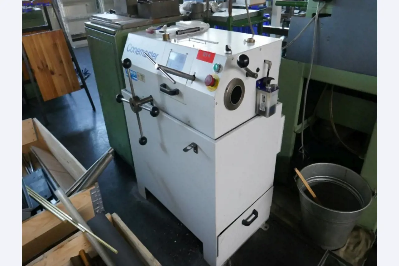 Maszyny do obróbki metalu do produkcji precyzyjnych części toczonych-3