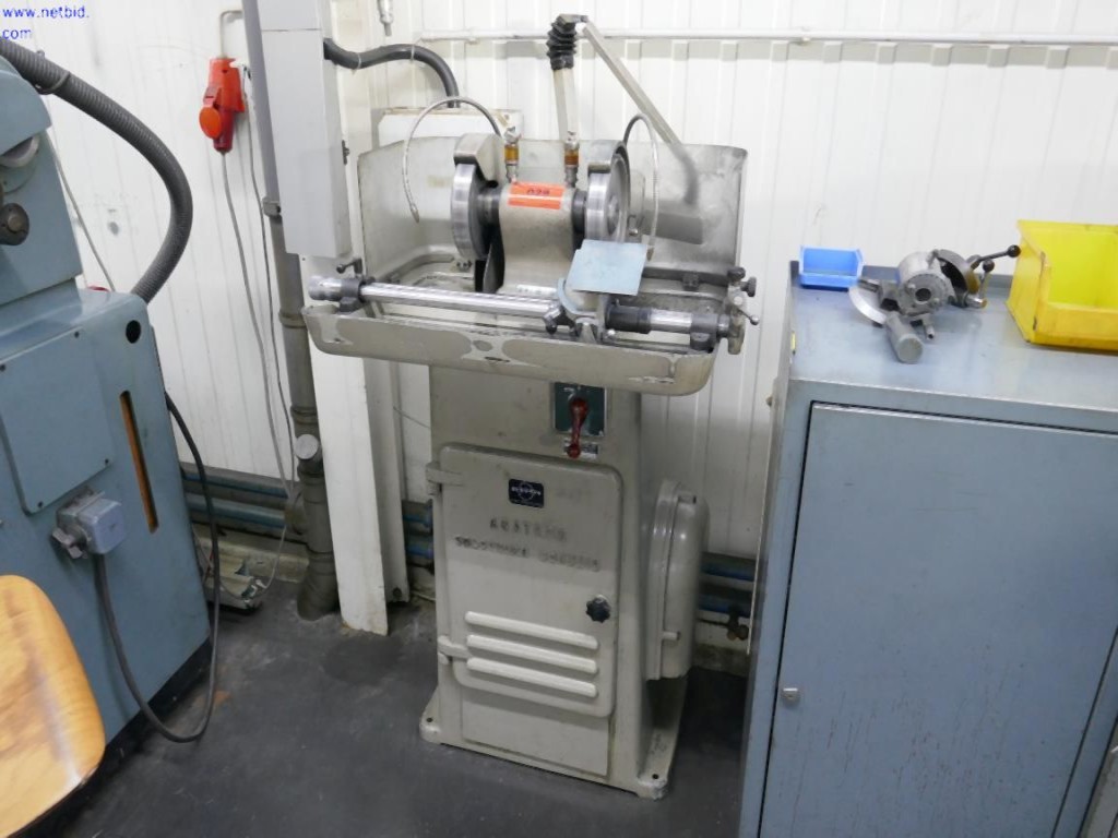 Machines d'usinage des métaux pour la fabrication de pièces tournées de précision-1