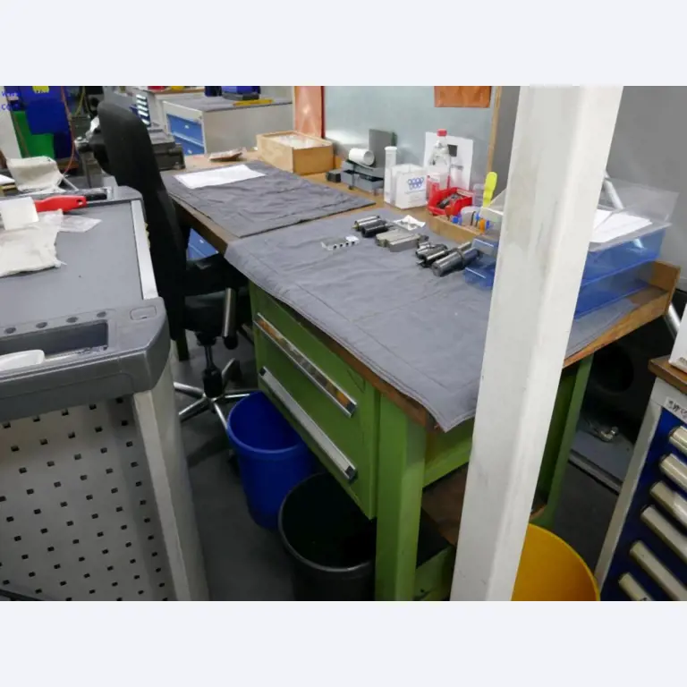 Machines d'usinage des métaux pour la fabrication de pièces tournées de précision-1