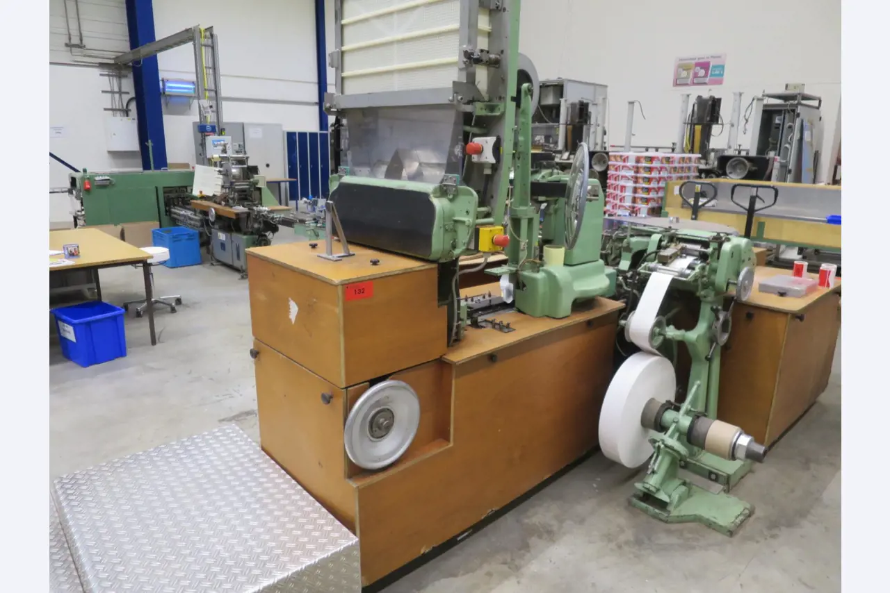 Machines pour la fabrication de cigarettes-11