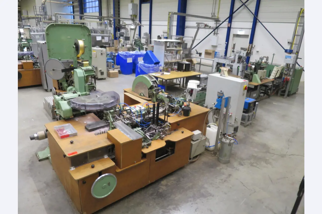 Machines pour la fabrication de cigarettes-16