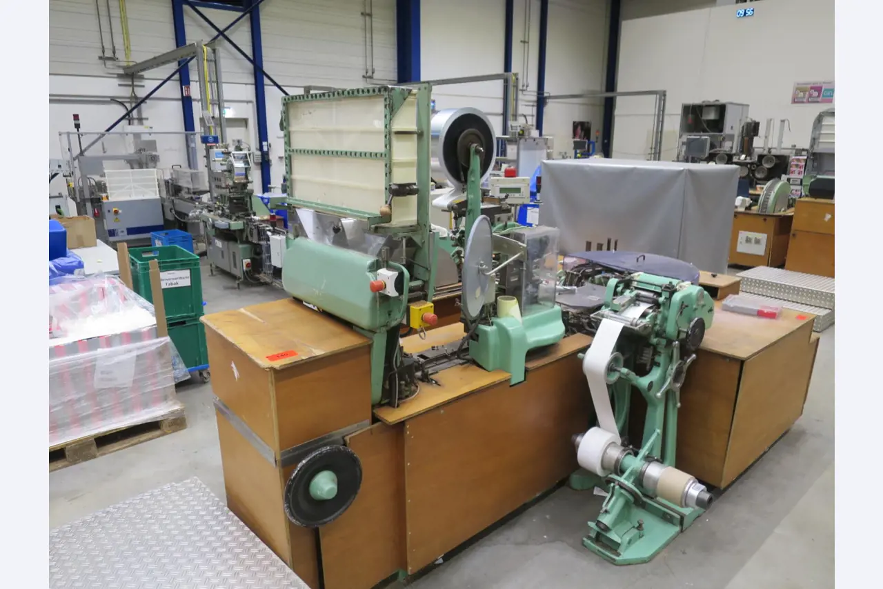 Machines pour la fabrication de cigarettes-17